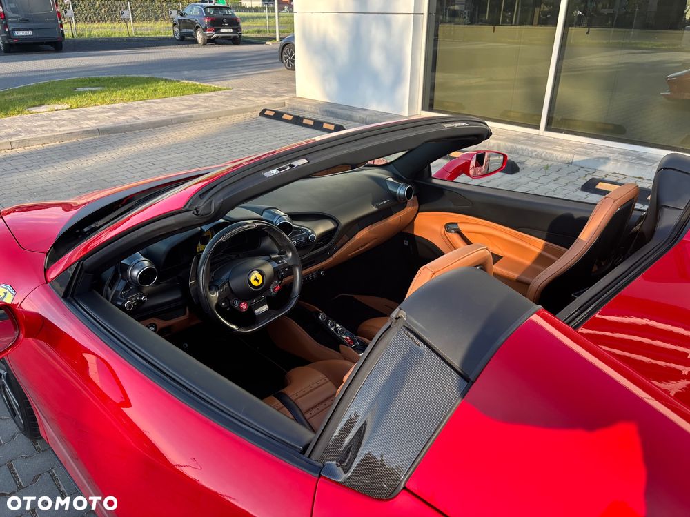Ferrari F8 Spider - 6