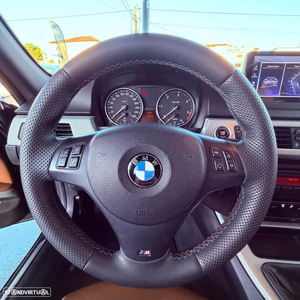 BMW 320 d Pack M - 29