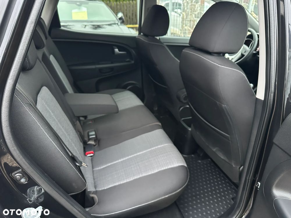 Kia Venga 1.6 CVVT Spirit - 13