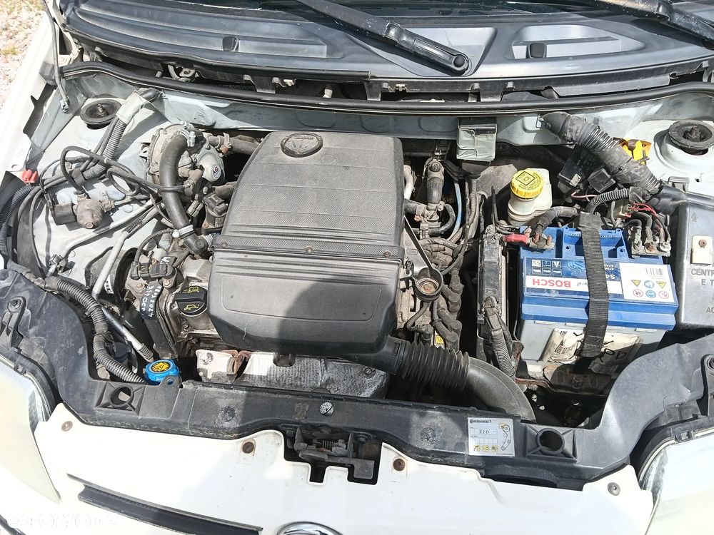 Volkswagen Caravelle CL - 6