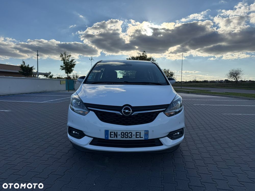 Opel Zafira 2017 photo 2