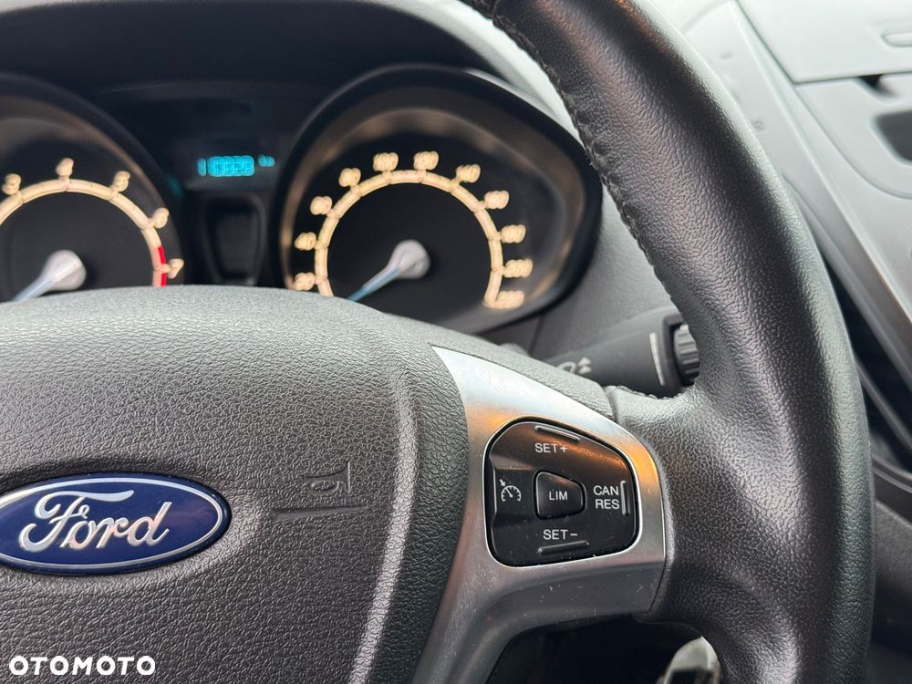 Ford Transit Courier Trend - 24