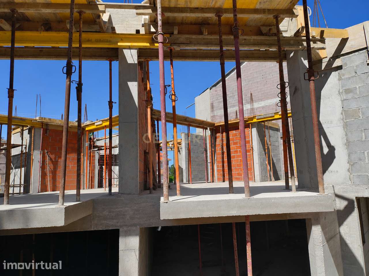 Moradia em Viseu: Conforto e modernidade em construção - Grande imagem: 5/6