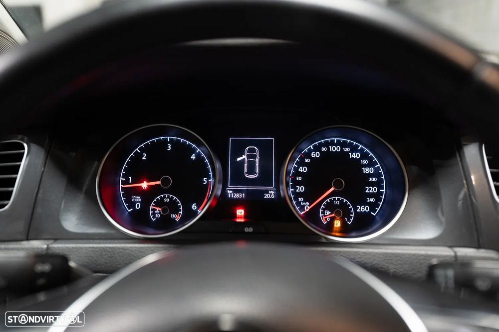 VW Golf 1.6 TDI R-Line - 32