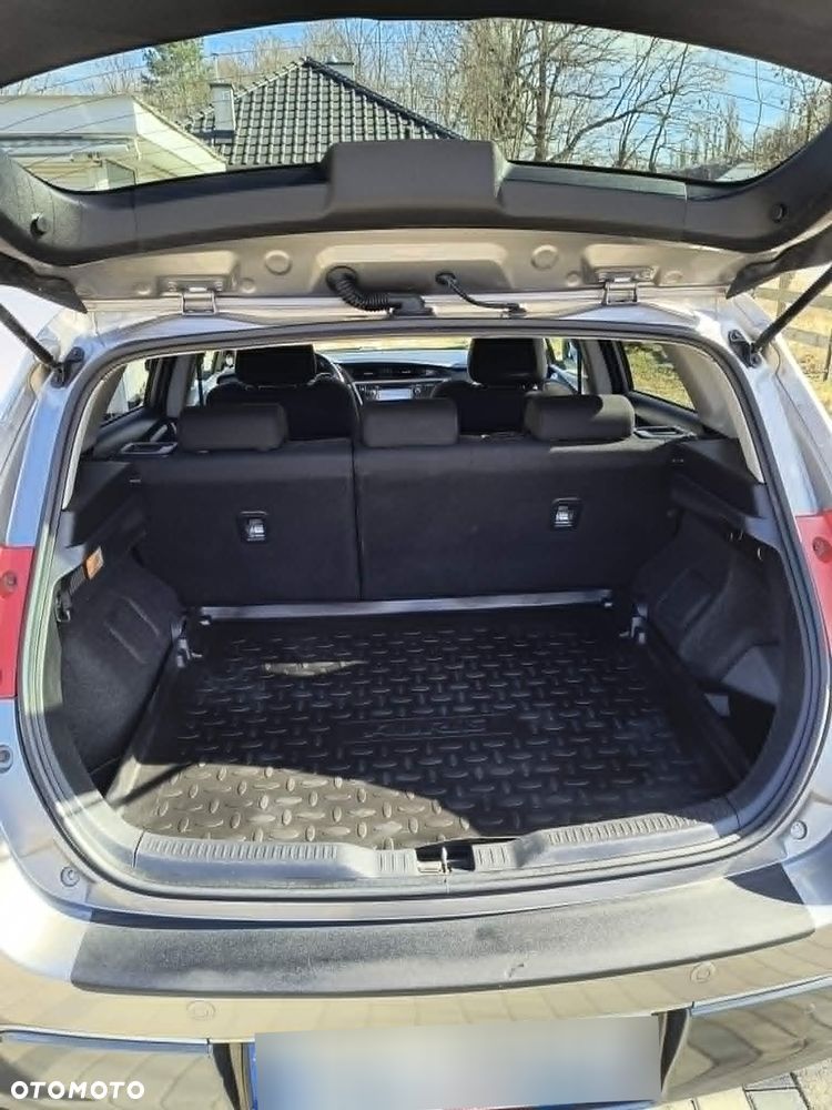 Toyota Auris 1.8 HSD Luna - 7