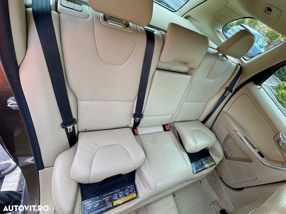 Volvo XC 60 D4AWD Kinetic - 9