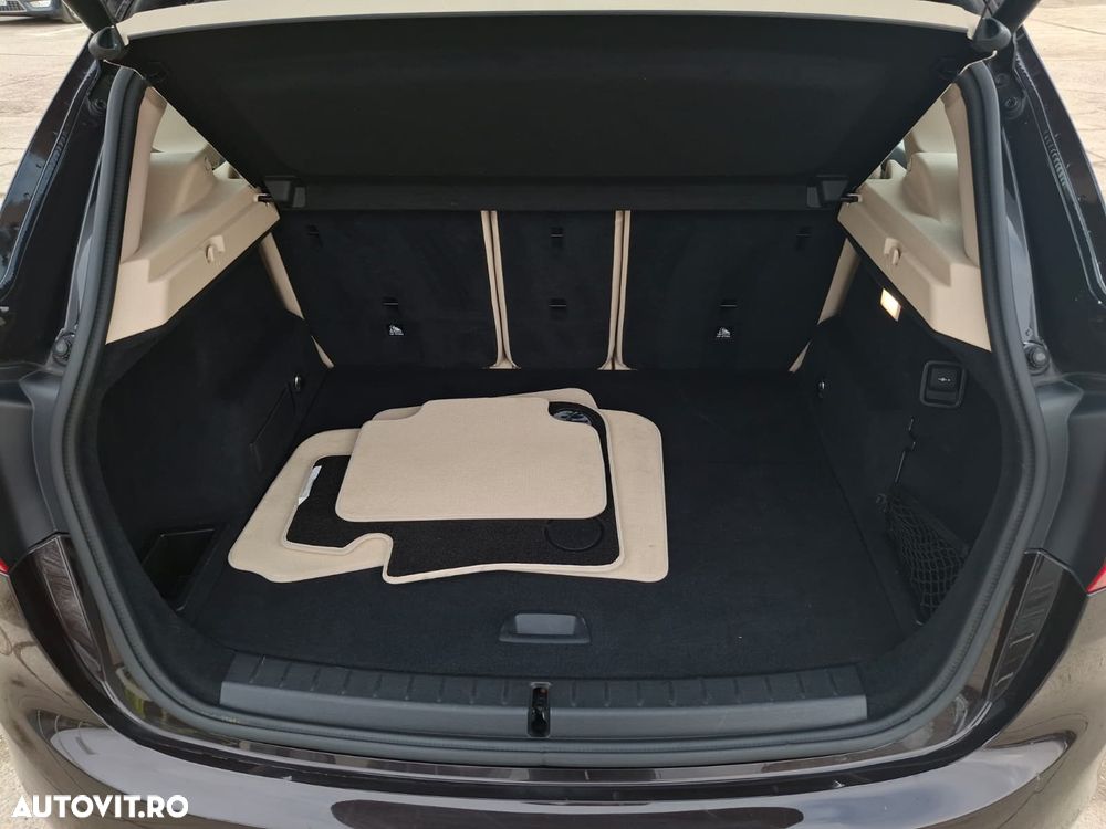 BMW Seria 2 220i AT Luxury Line - 27