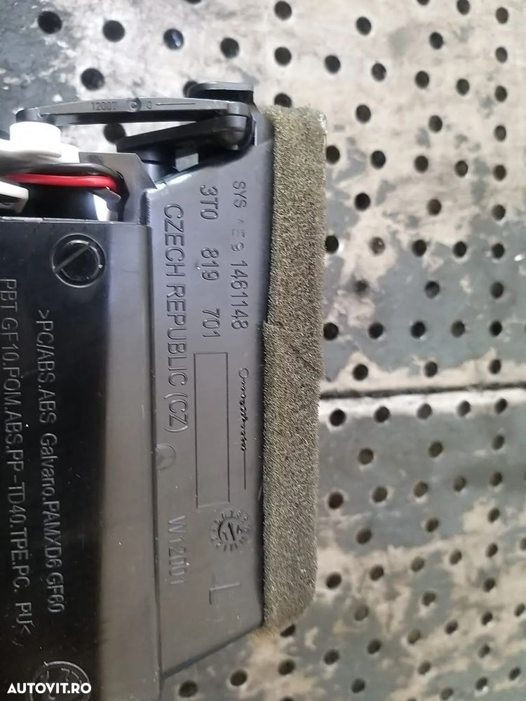 Grila ventilatie bord stanga skoda superb 2 facelift 3t0819701 - 3