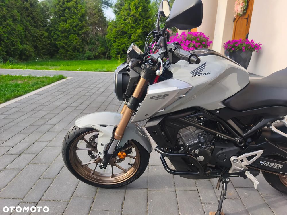 Honda CB - 23