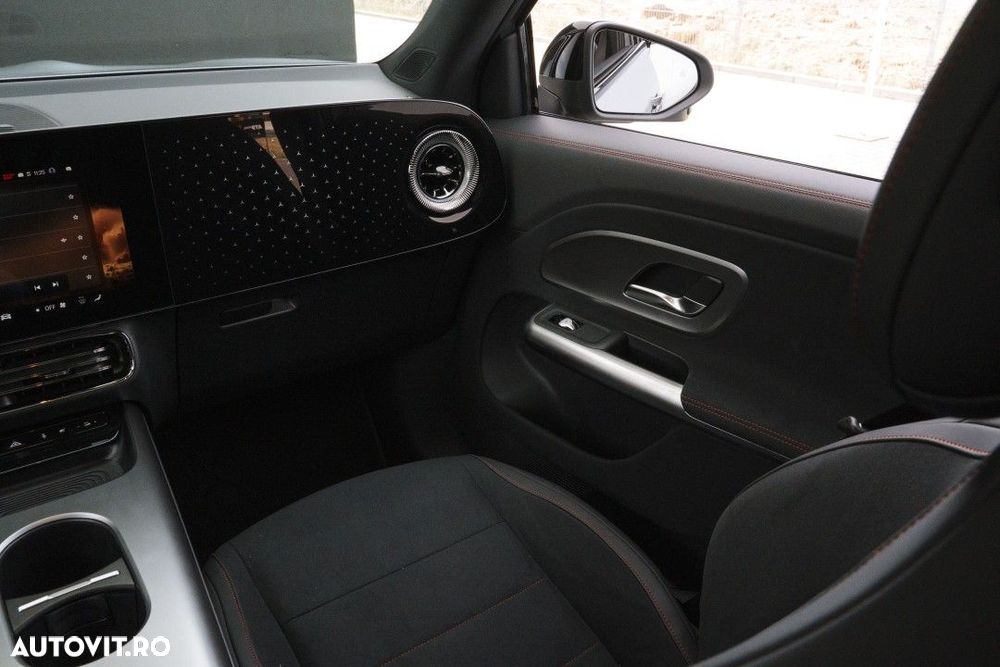 Mercedes-Benz GLB - 10