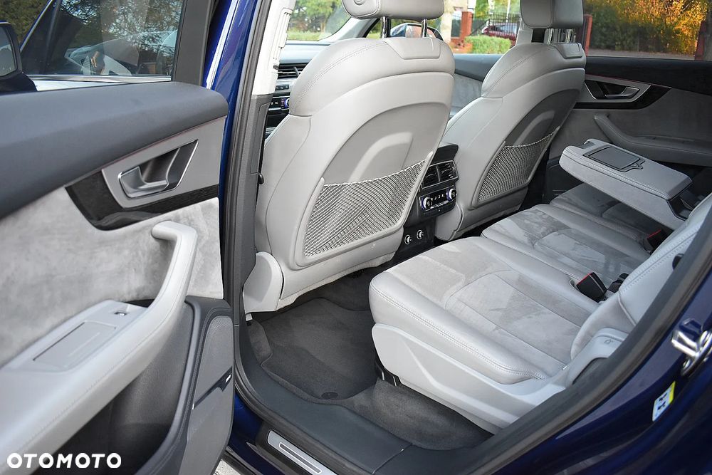 Audi Q7 50 TDI mHEV Quattro S Line Tiptr - 16