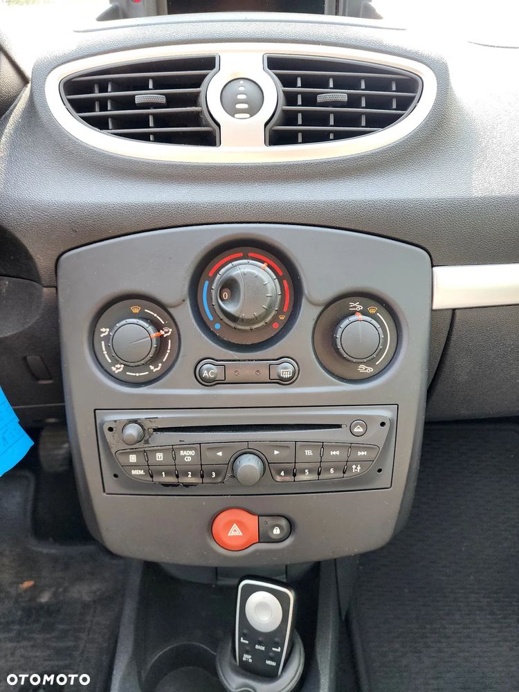 Renault Clio 1.2 16V 75 Expression - 19