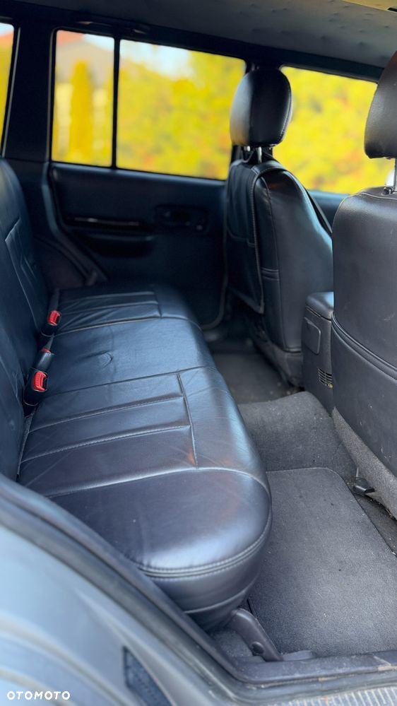 Jeep Cherokee 4.0 Limited - 26