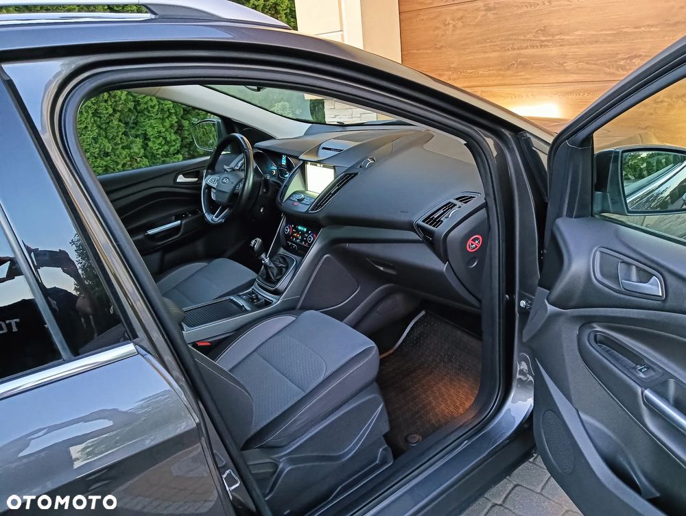 Ford Kuga - 31