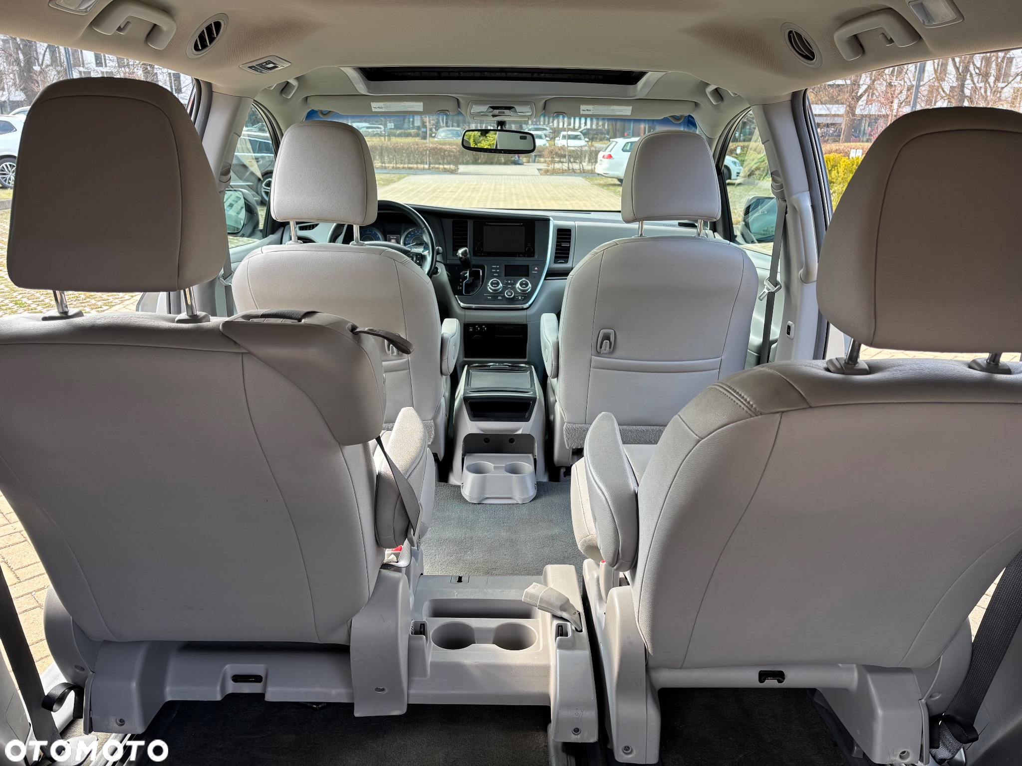 Toyota Sienna 3.5 V6 XLE AWD - 12