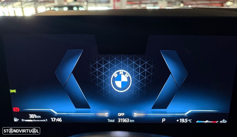 BMW 520 d Pack Desportivo M Pro - 17