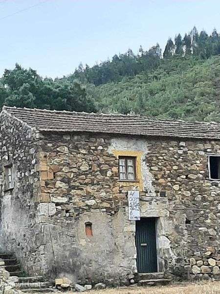 Casa em pedra com terreno - immenso potencial para restaurar - Grande imagem: 2/4
