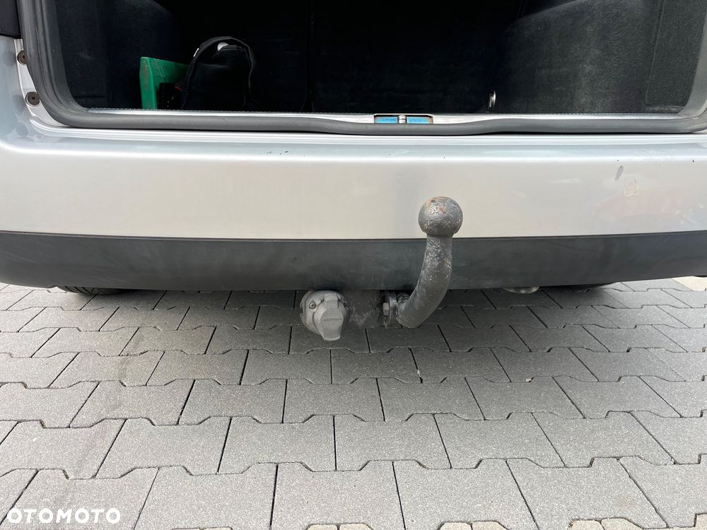 Volkswagen Passat 1.9 TDI Comfortline - 14
