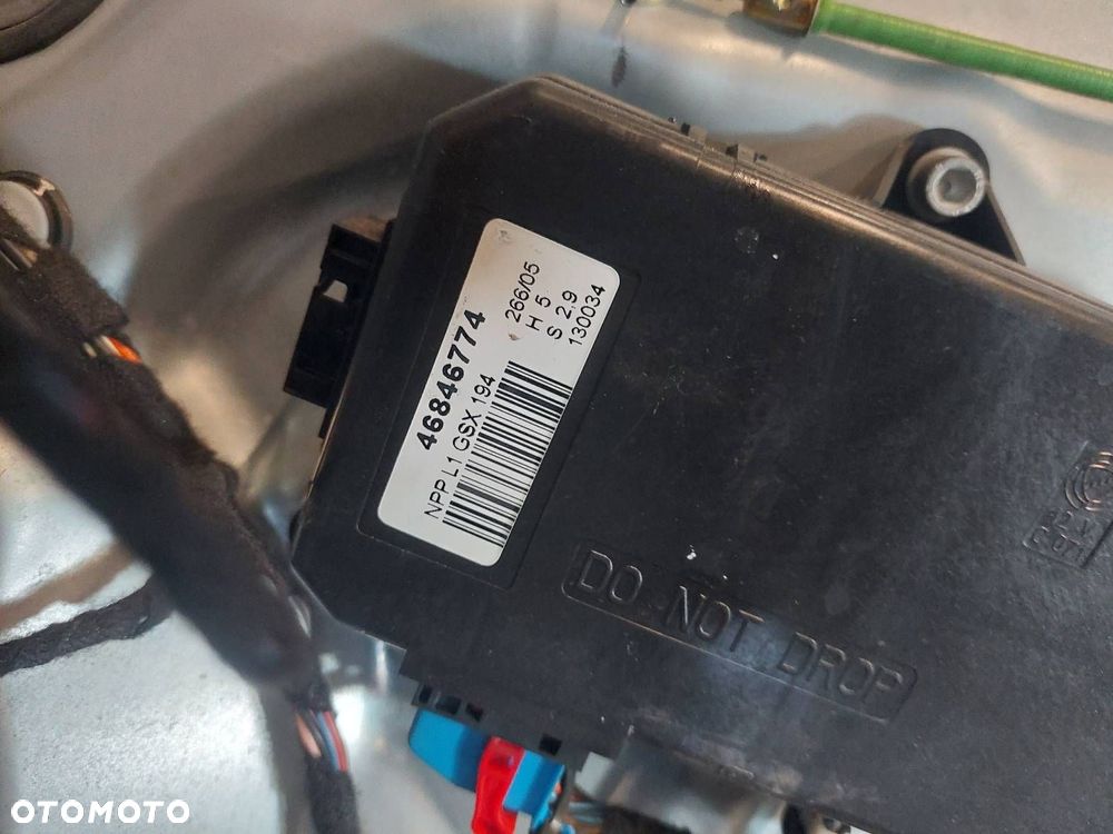 DRZWI KOMPLETNE PRAWY PRZÓD FIAT CROMA II 266/A - 6