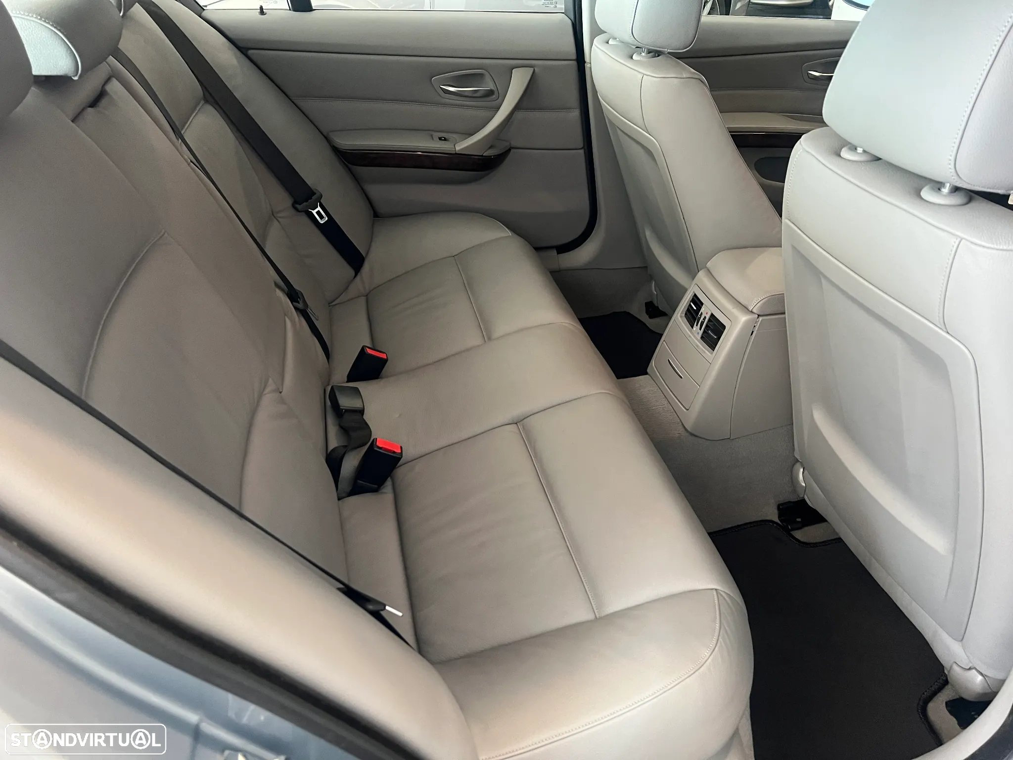 BMW 330 i - 17