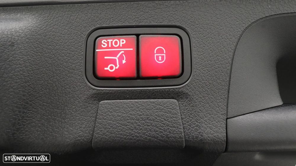 Mercedes-Benz CLA 200 Shooting Brake AMG Line Aut. - 25