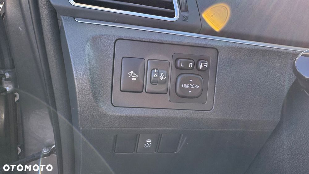Toyota Verso 1.8 Premium EU5 7os - 37