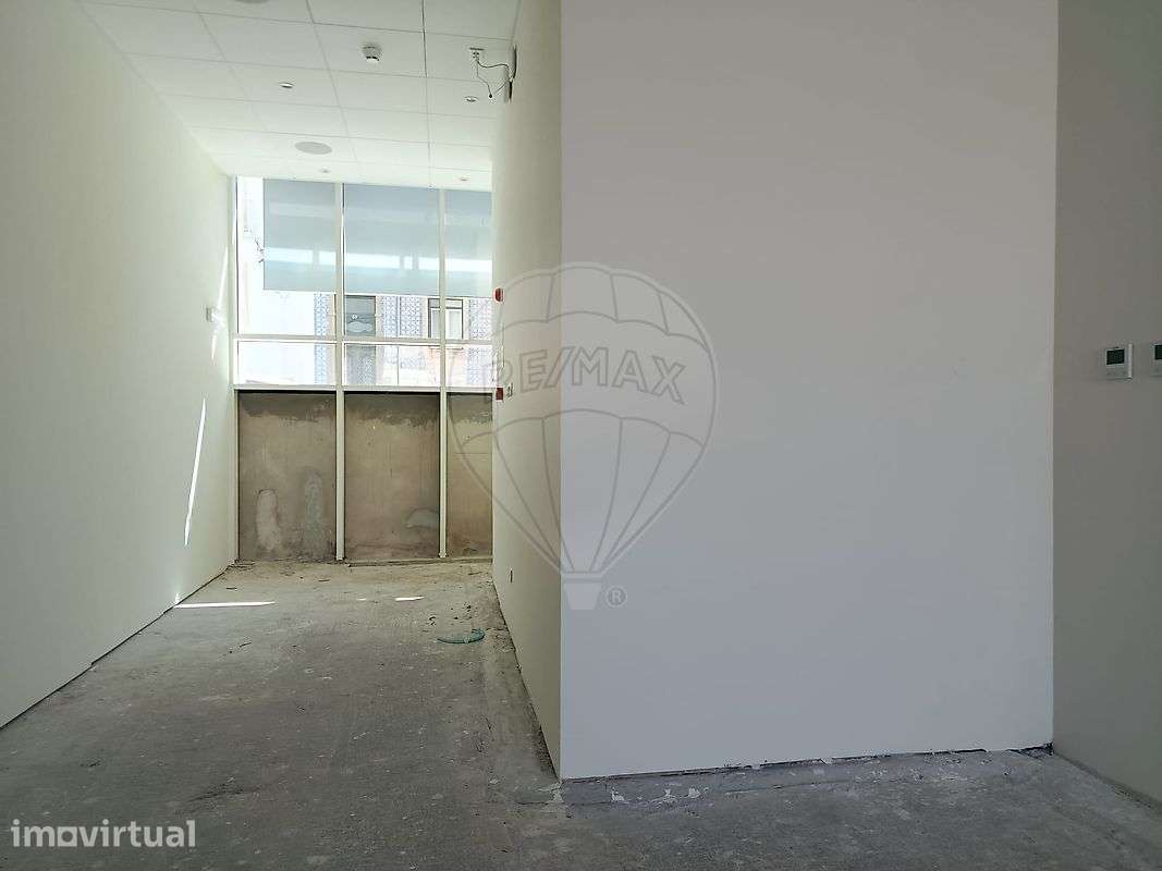 Loja  para arrendamento - Grande imagem: 2/12
