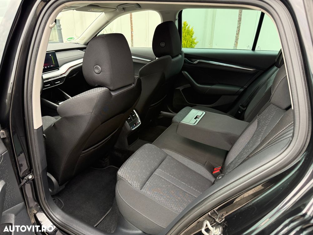 Skoda Octavia 2.0 TDI DSG First Edition - 8