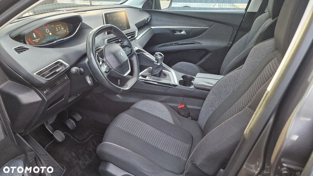 Peugeot 5008 PureTech 130 Stop & Start Allure - 24