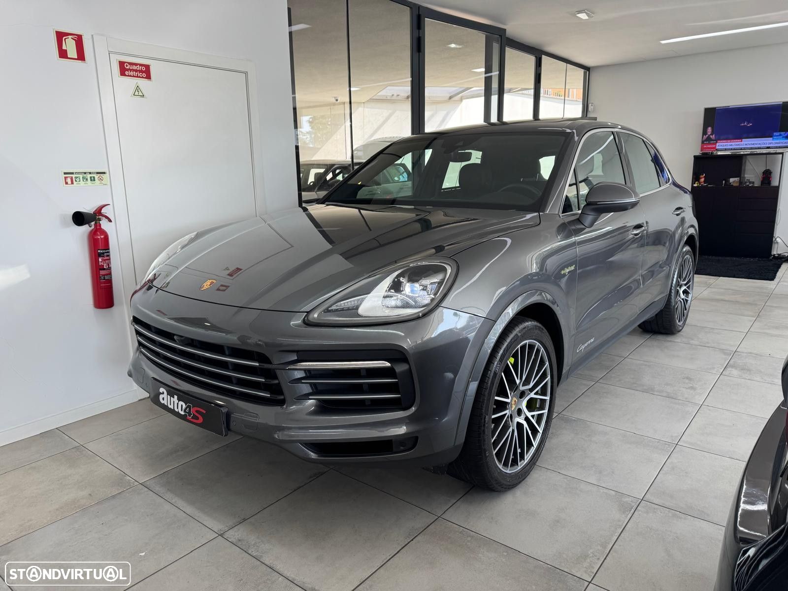 Porsche Cayenne E-Hybrid - 1