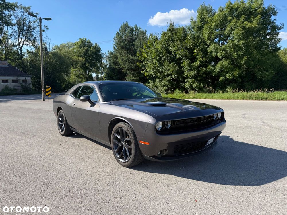Dodge Challenger - 2