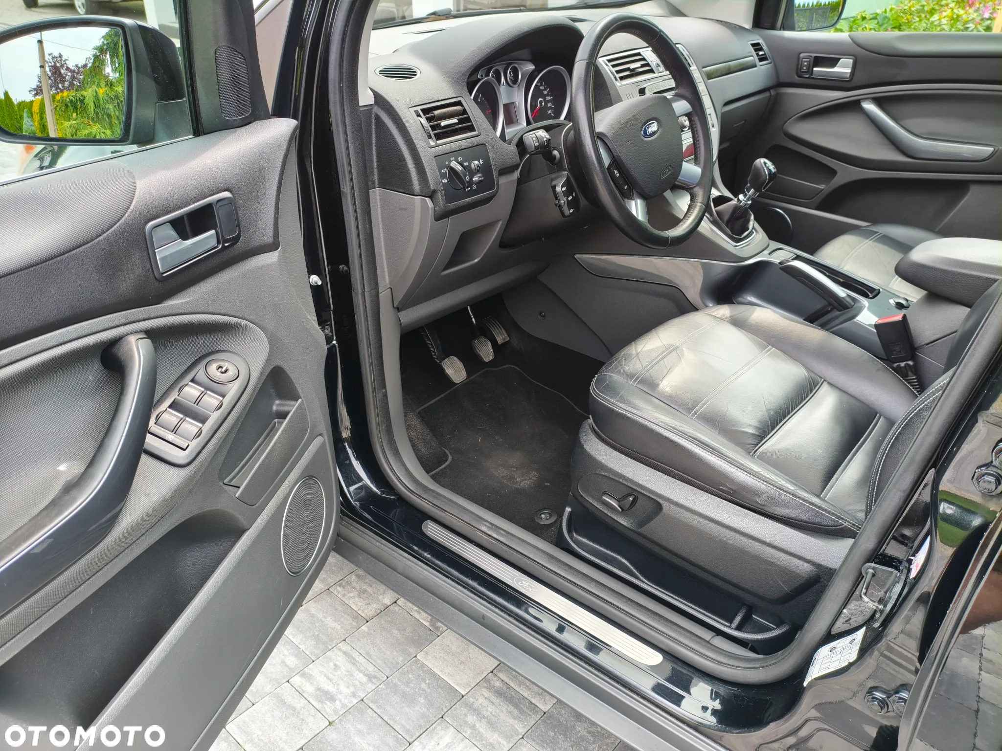 Ford Kuga 2.0 TDCi 2x4 Titanium - 19
