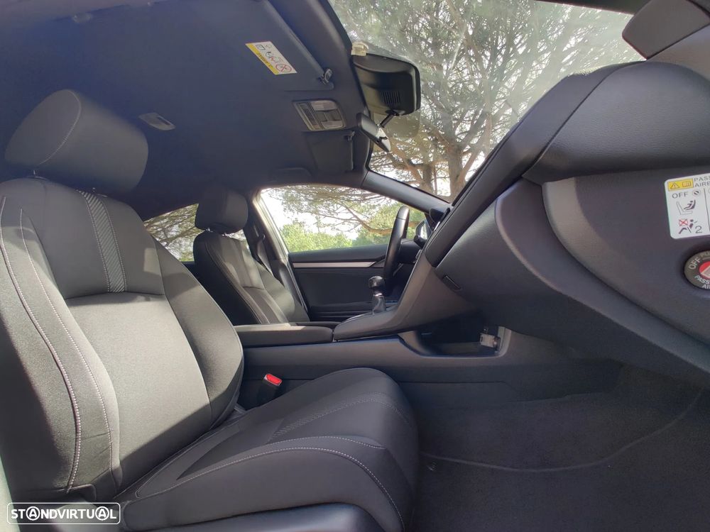 Honda Civic 1.0 i-VTEC Executive - 25