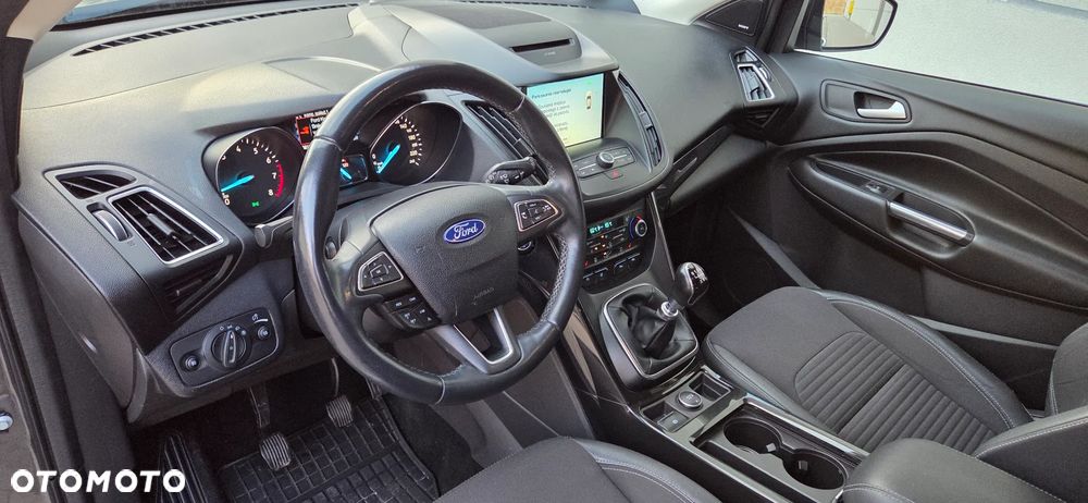 Ford Kuga 1.5 EcoBoost 2x4 Titanium - 31