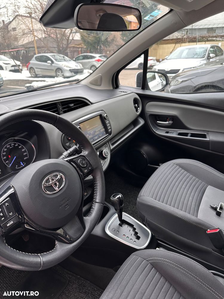 Toyota Yaris 1.5 VVT-i HSD Luna - 11