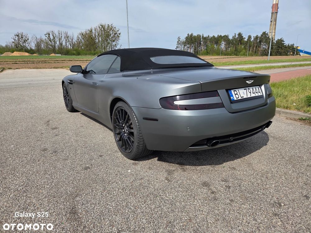 Aston Martin DB9 - 5