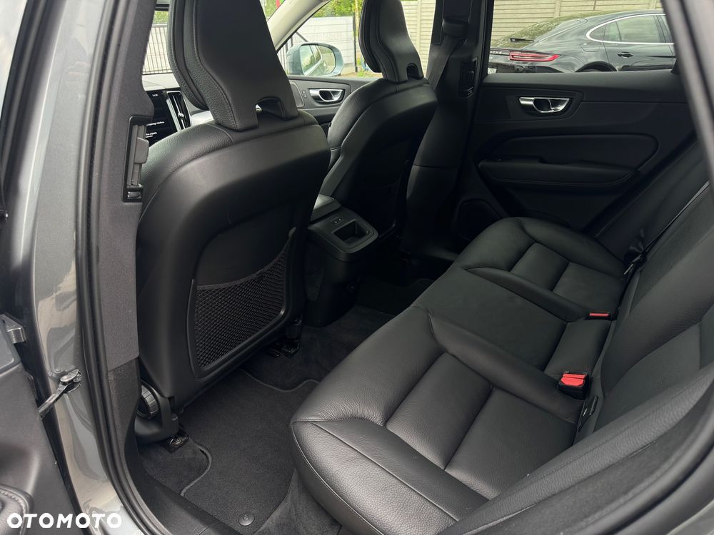 Volvo XC 60 B4 D AWD Inscription - 31