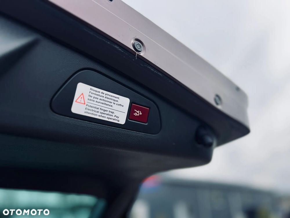 Peugeot 508 RXH Hybrid4 - 19