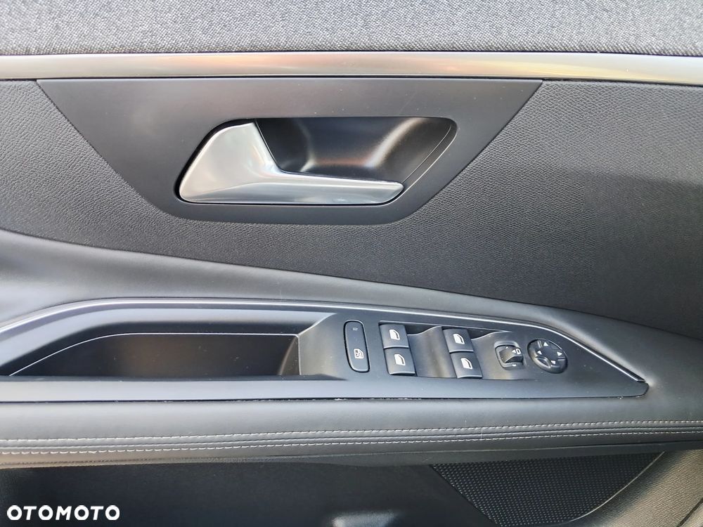 Peugeot 3008 1.2 PureTech GPF Allure S&S EAT8 - 17