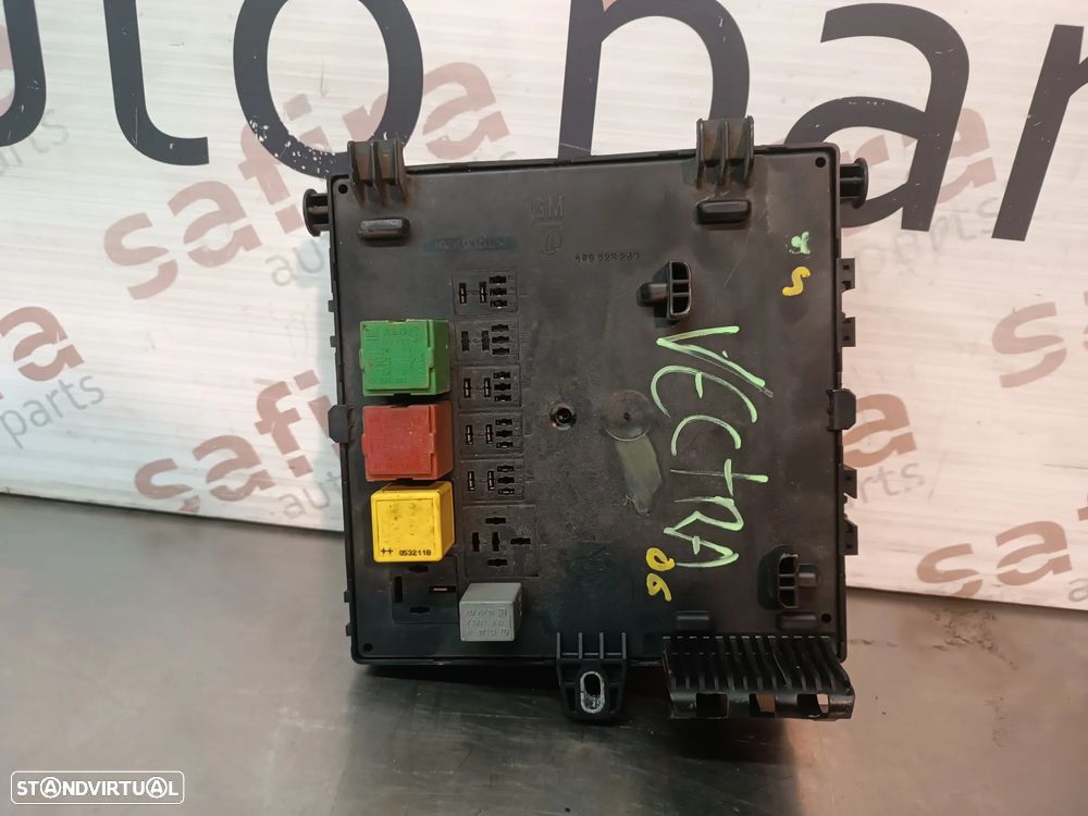 CAIXA FUSIVEIS / MODULO BCM OPEL VECTRA C REF: 532150018 09228740 - 4