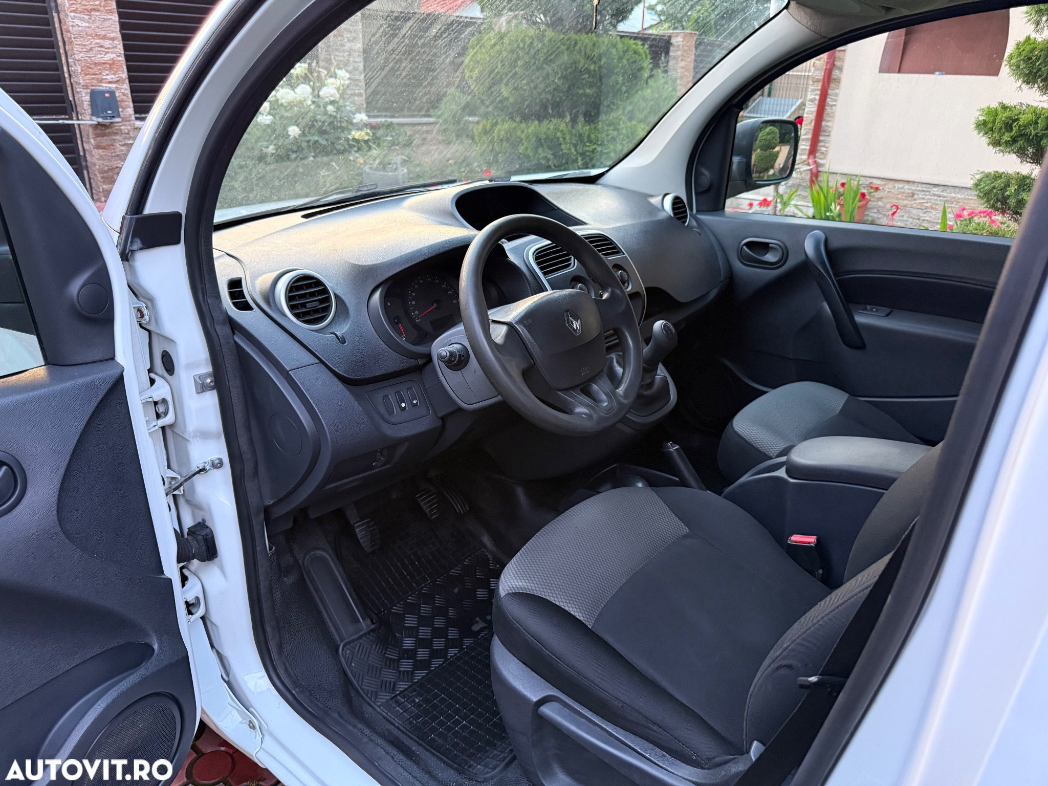 Volkswagen Caddy - 12