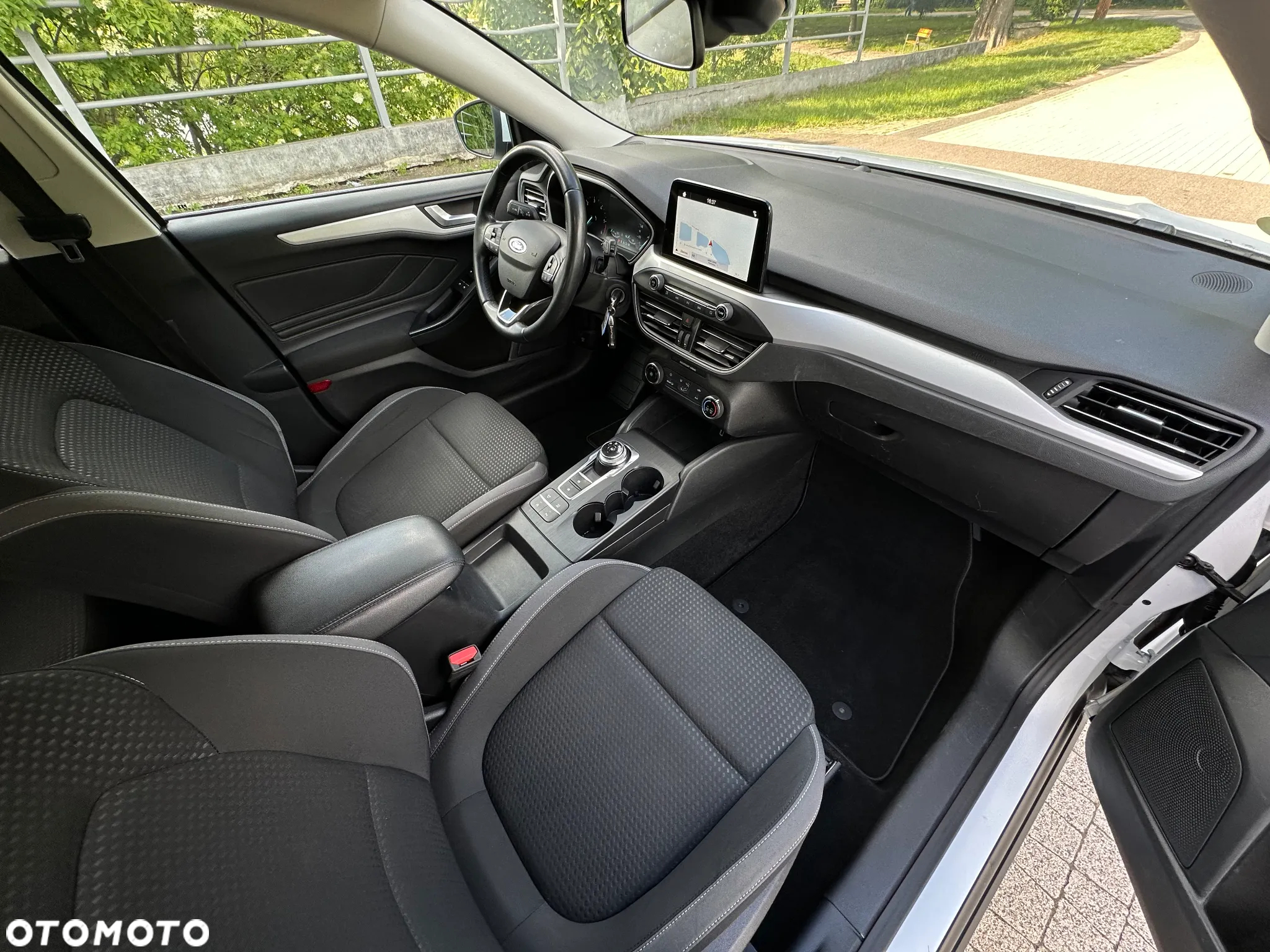 Ford Focus Turnier 1.5 EcoBlue Start-Stopp-System TITANIUM - 8