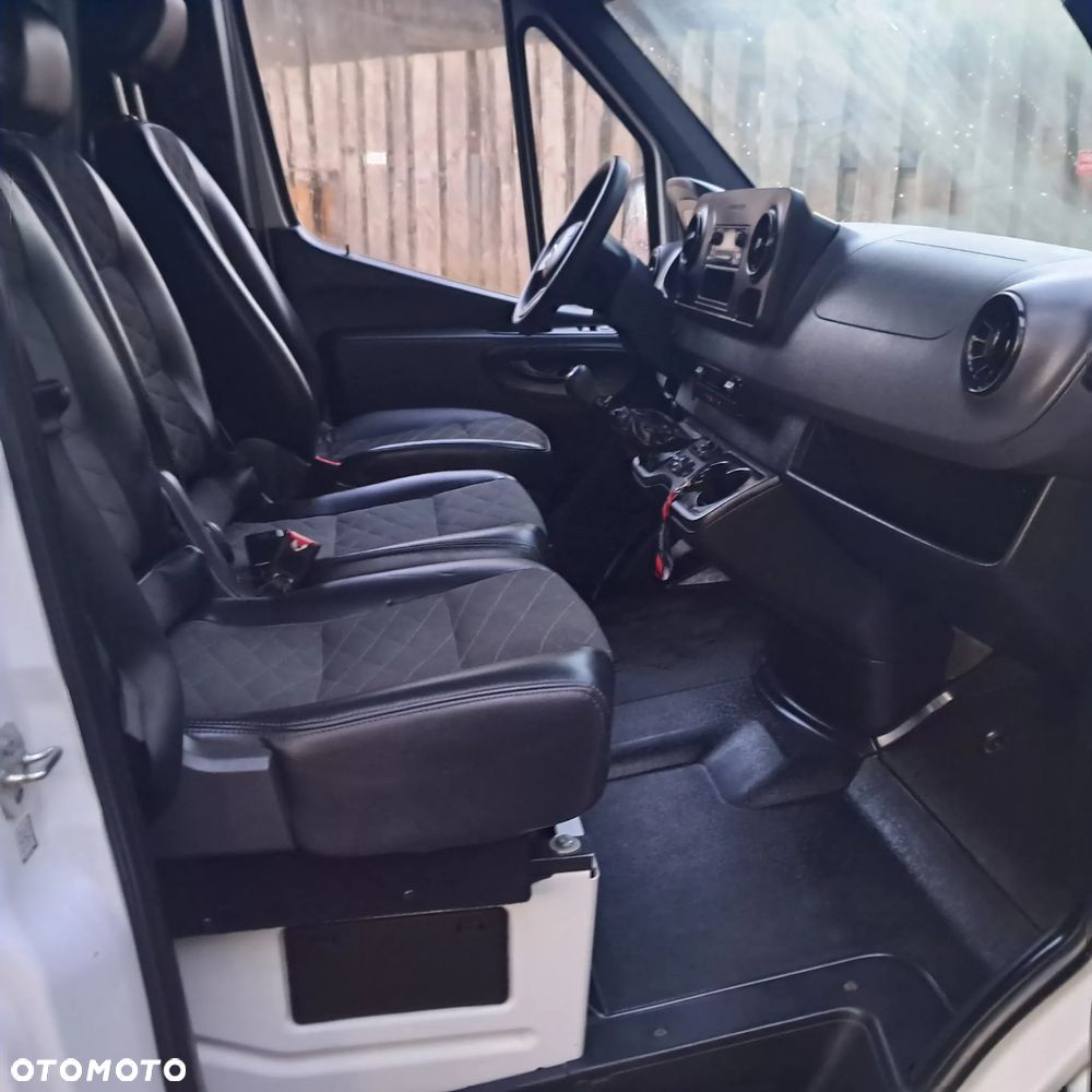Mercedes-Benz Sprinter - 16