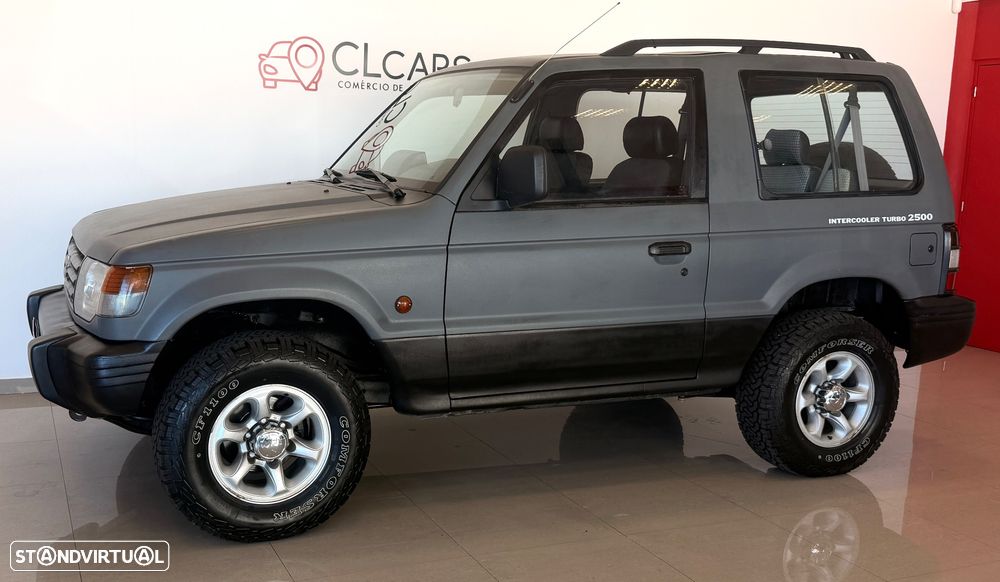 Mitsubishi Pajero 2.5 TDi GLX - 2