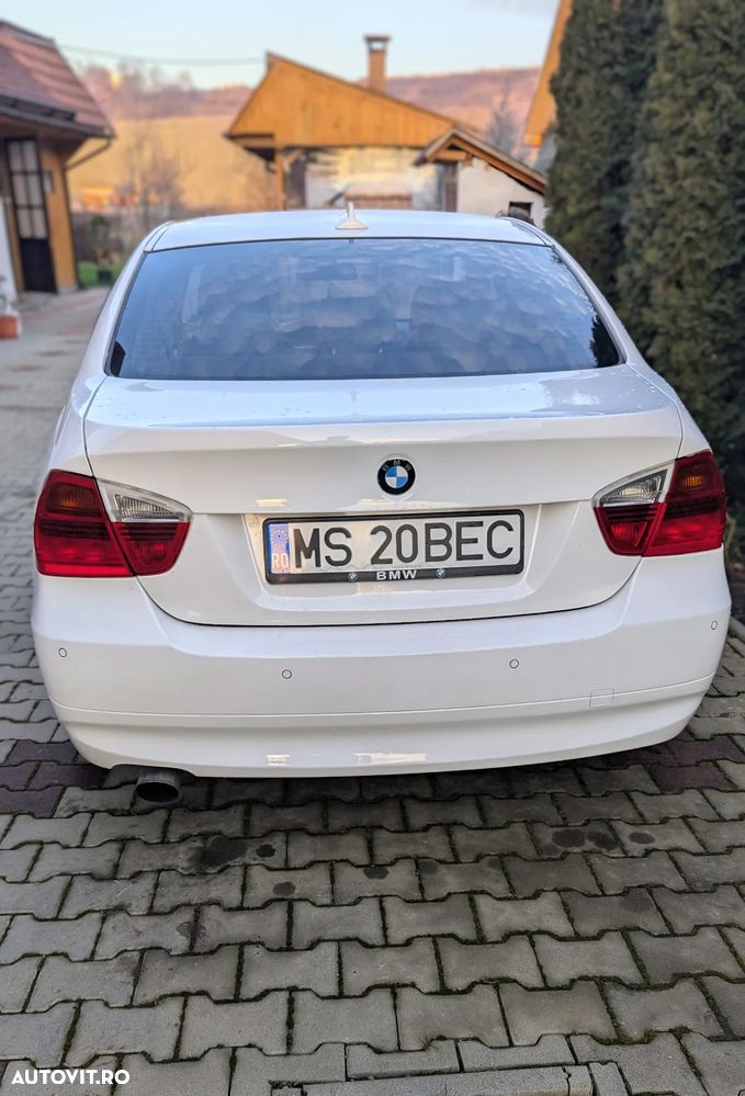 BMW Seria 3 318d - 5