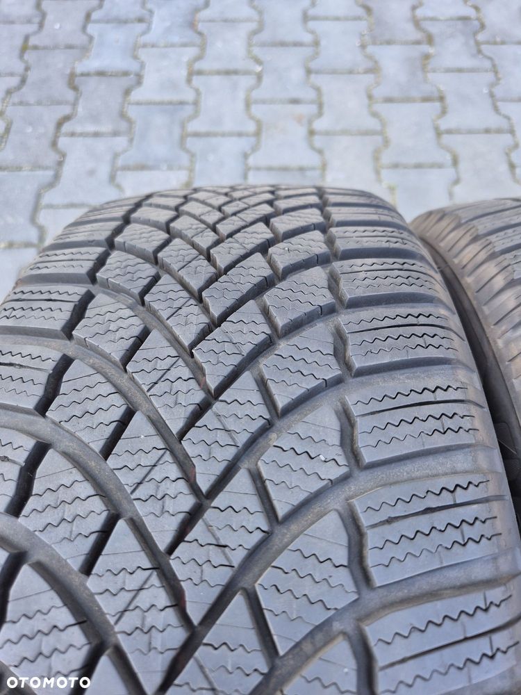 Opony Bridgestone 205 50 R17 - 4
