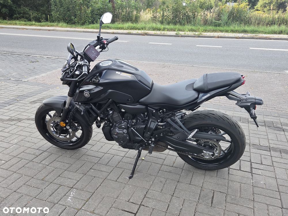 Yamaha MT - 27