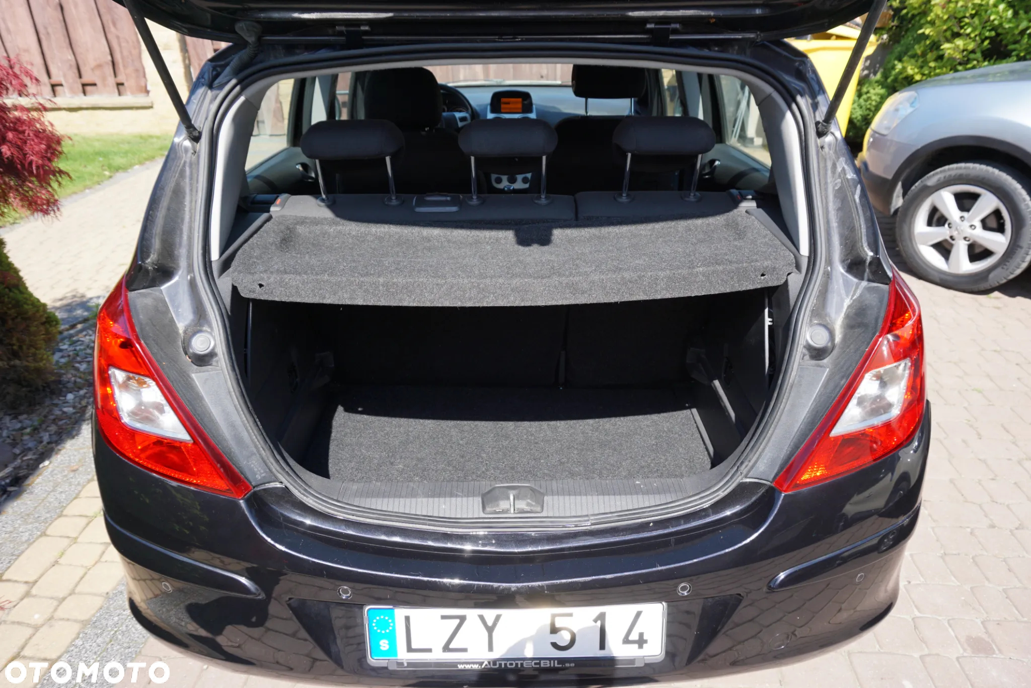 Opel Corsa 1.2 16V Essentia - 17