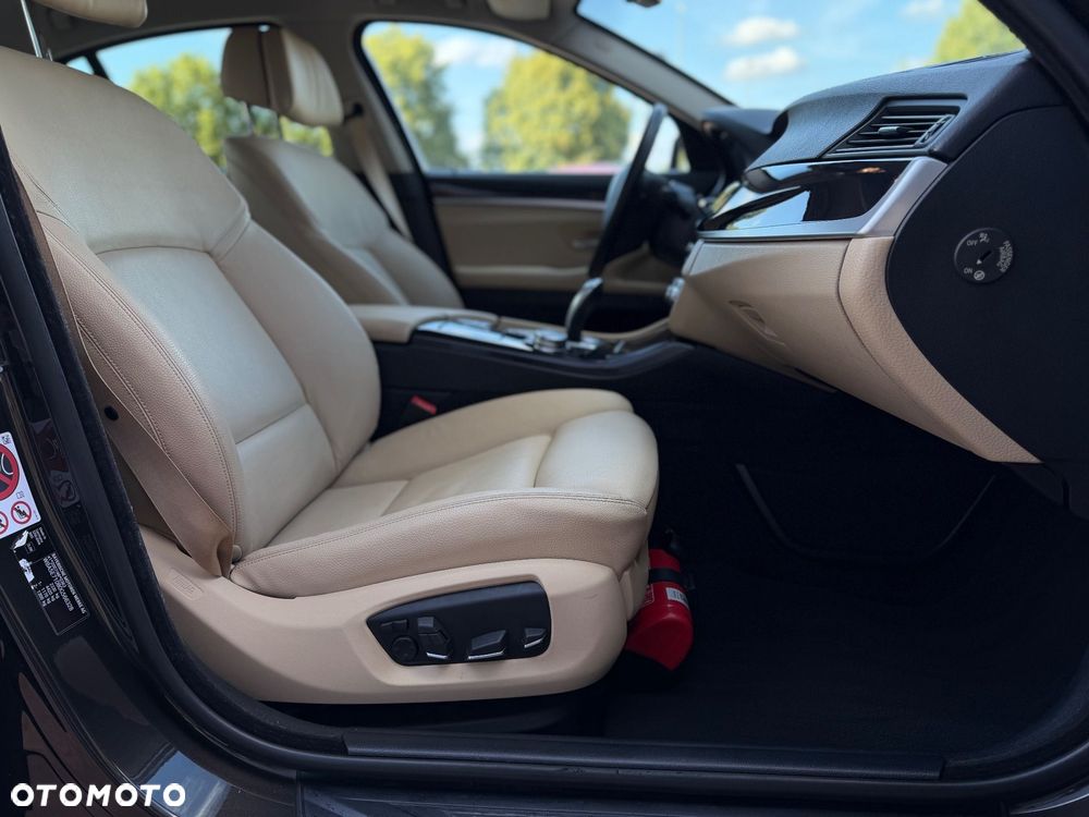 BMW Seria 5 520d xDrive Sport - 33