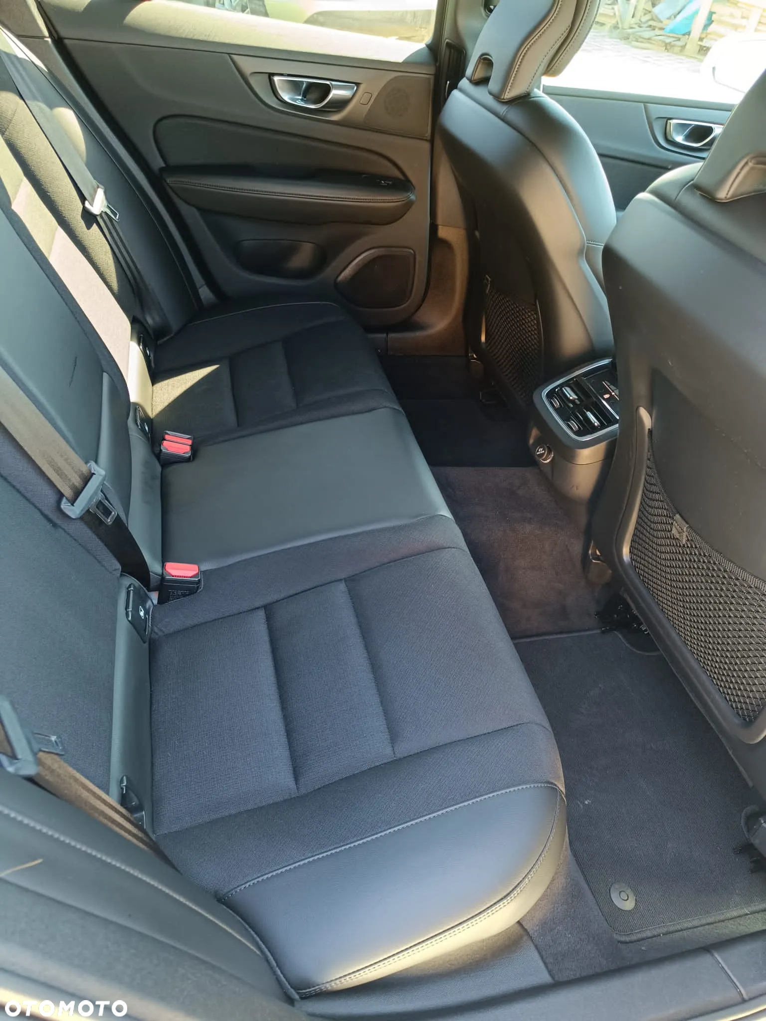 Volvo V60 D4 AWD Geartronic Momentum Pro - 30